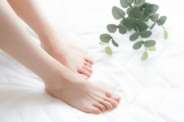 くるぶしのむくみ(浮腫み)を即効解消!むくみに効くマッサージを紹介