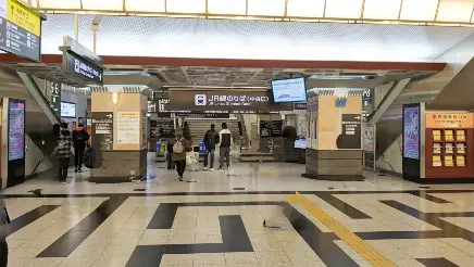 JR大阪駅から梅田本店までの道順1